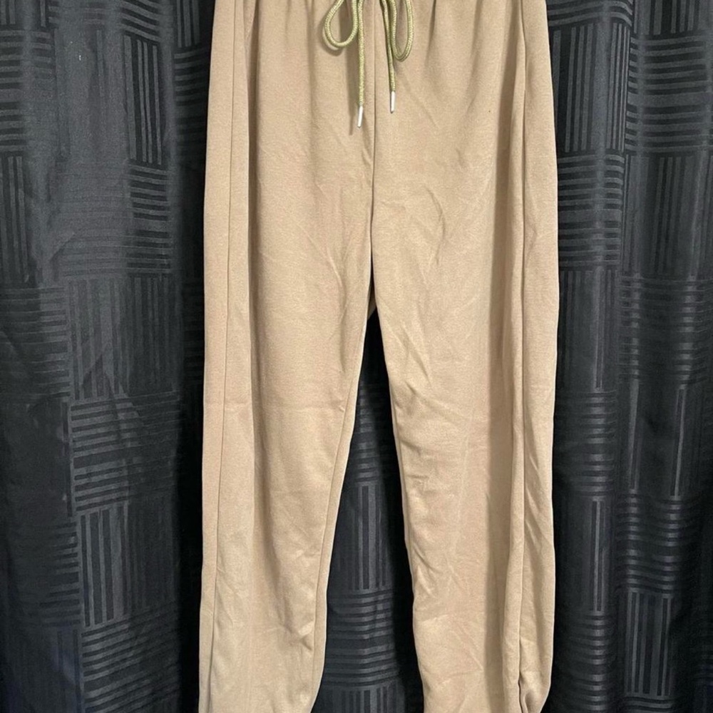 Women’s Tan Pants